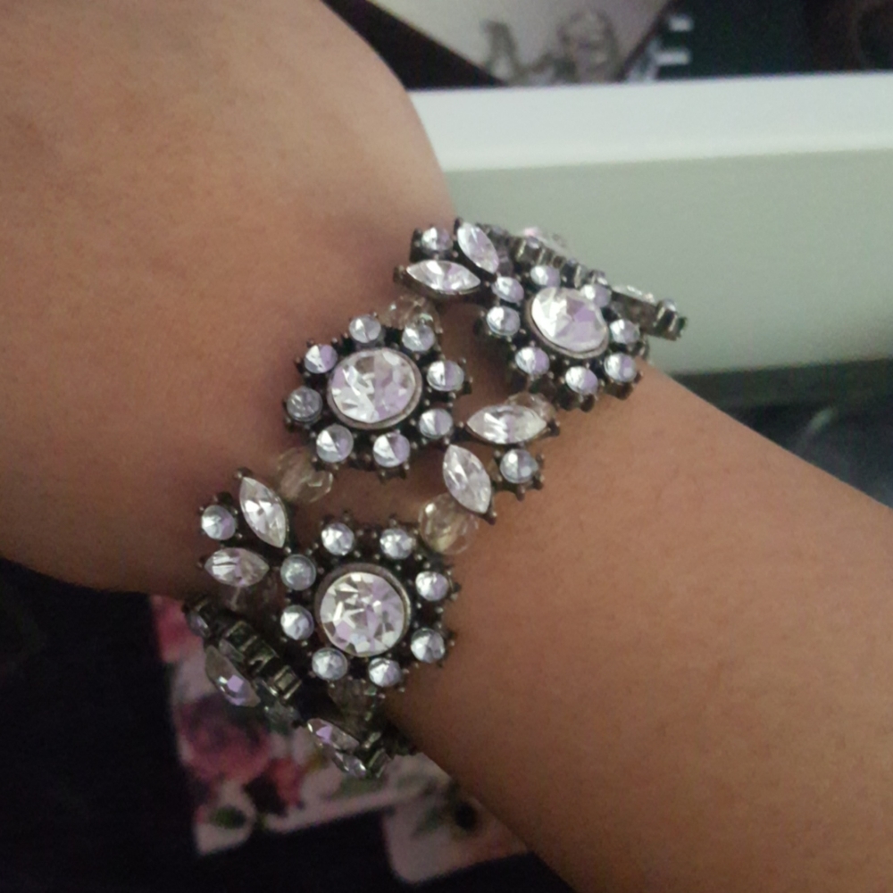 Jeweled bracelet